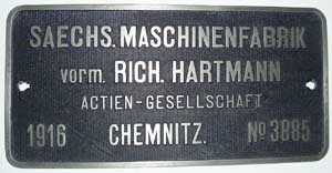 Schsische Maschinenfabrik Hartmann 3885, 1916, Eisenguss, Riffelgrund mit Rand, von Baureihe 38 216, Zylinderschild