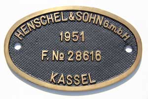 DB, Fabrikschild Henschel 28616, 1951 von 23 006 in Messingguss