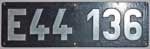 Deutschland (DDR), Lokschild der DRo: E44 136, Niet-Aluminium-Breit (NAlB).