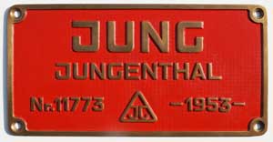 Fabrikschild Jung, Jungenthal. Fabriknummer: 11773, Baujahr: 1953. Messingguss rechteckig, Riffelgrund mit Rand (GMsmR). Das Schild ist von der VR (Finnische Staatsbahn), Tr1-1063. BxH = 298 x 148 mm.