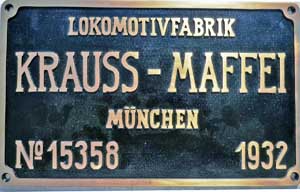 Fabrikschild Krauss-Maffei, Fabriknummer: 15358, Baujahr: 1932. Messingguss rechteckig, Riffelgrund mit Rand. Das Schild ist vom Turmtriebwagen, DRG 701 419, sp�ter DB Au 6200. BxH = 359 x 213 mm.