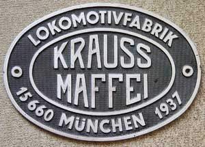 Fabrikschild Krauss Maffei, Fabriknummer: 15660, Baujahr: 1937, Aluminiumguss oval, Riffelgrund mit Rand, von Bfl 1435mm, Holzindustrie-AG, Magdeburg