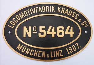 Fabrikschild Krauss & Cie., Mnchen & Linz. Fabriknummer: 5464, Baujahr: 1907, Messingguss oval, Riffelgrund mit Rand. Das Schild ist von der DRG 89 710, ex. KBayStsB Nr. 5484 (R3/3).