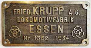 Fabrikschild Krupp, Fabriknummer: 1362, Baujahr: 1934, Messingguss rechteckig, Riffelgrund mit Rand, 351x181mm, von DB 324 018-1, DRG Köf4587