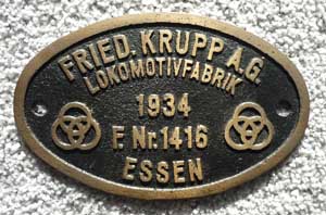 Fabrikschild Krupp, Fabriknummer: 1416, Baujahr: 1934, Messingguss mit Rand, von DRG 01 119, spätere DRo 01 528