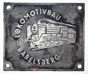 Fabrikschild Lokomotivbau, Babelsberg. Aluminiumguss rechteckig, Riffelgrund mit Rand. BxH= 110 x 90 mm.