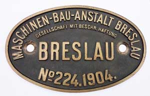 Fabrikschild Maschinen-Bau-Anstalt Breslau, Fabriknummer: 224, Baujahr: 1904, Messingguss oval, Riffelgrund mit Rand, von DR 89 6128, ex Gostinger-Eisenbahn