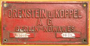 Fabrikschild O&K, Fabriknummer: 20508 Baujahr: 1935, Aluminiumguss rechteckig, Riffelgrund mit Rand