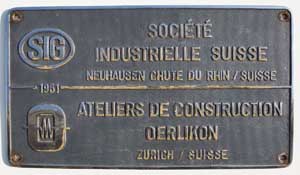 Fabrikschild SIG (Socit Industrielle Suisse + Ateliers de Construction Oerlikon), Baujahr: 1961, Messingguss verchromt, rechteckig, Riffelgrund mit Rand.
