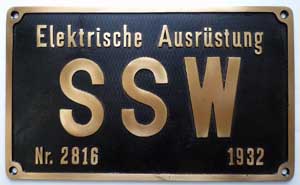Fabrikschild SSW, Fabriknummer: 2816, Baujahr: 1932. Messingguss rechteckig, Riffelgrund mit Rand. Das Schild ist vom Turmtriebwagen, DRG 701 419, sp�ter DB Au 6200. BxH = 350 x 210 mm.