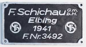 Fabrikschild Schichau G.m.b.H., Elbing. Fabriknummer: 3492, Baujahr: 1941. Zinkguss rechteckig, Riffelgrund mit Rand (GZnmR). Das Schild ist von der DRB 50 1791.
