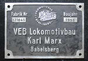 Fabrikschild VEB Lokomotivbau Karl Marx,  Babelsberg. Fabriknummer: 101254, Baujahr: 1956. Aluminiumguss rechteckig, glatt mit Rand. BxH= 300 x 210 mm. Das Fabrikschild ist von der DRo 65 1045.