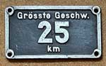 Deutschland (DDR), Geschwindigkeitsschild der DRo: 25 km, Aluminiumguss, Riffelgrund mit Rand. Schreibweise "ss" und "km".