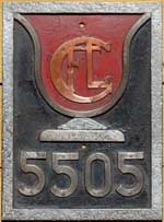 Luxembourg: Lokschild 5505 der C.F.L., Aluminium genietet, rechteckig, glatt mit Rand, mit Eigentumslogo CFL in Kupfer. BxH = ? mm.
