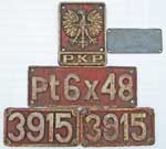 Polen, Polskie Koleje Państwowe (P.K.P.), Lokschild Pt 6x48, 3915. Eisenguss, rechteckig mit Rand. Die Lokomotive wurde von 750 mm auf 1000 mm umgespurt.