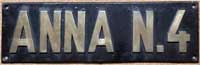 Das Namensschild ist von der Grube und Kokerei Anna, Alsdorf. Hersteller: Krupp, Fabriknummer 3437, Baujahr 1961. Typ "Hannibal", eine C-h2t bei der EBV (Eschweiler Bergwerks-Verein AG, Kohlscheid-Herzogenrath / Aachen). Namens "ANNA N. 4".