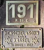 Rinteln Stadthagener Eisenbahn, R.St.E., Lokomotive 191, Messingguss, grober Riffelgrund mit Rand. BxH = 336 x 253 mm Hersteller : Henschel, Messingguss, Riffelgrund mit Rand. Fabriknummer : 20821, Baujahr : 1927. BxH = 422 x 212 mm.