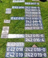 Schildersammlung an Zwickauer E42er (sp�tere 242er).
