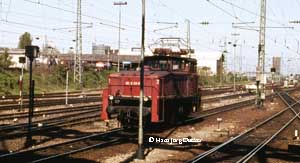 Oberwagenlaterne auf der Rangierlokomotive 160 003 im Vorfeld des Heidelberger Bahnhofbereichs, 10.05.1980, Photo: Hans Jörg Dücker